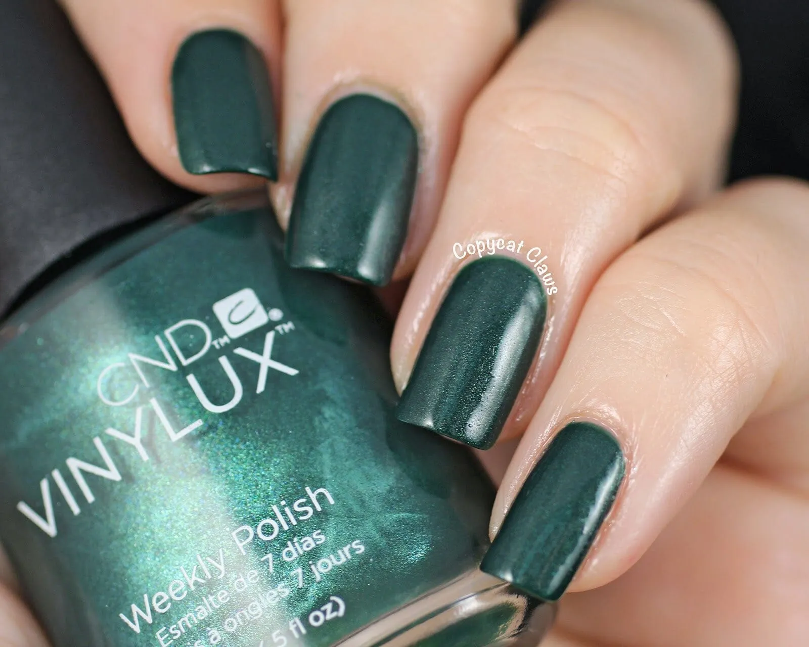 CND VINYLUX - #147 Serene Green
