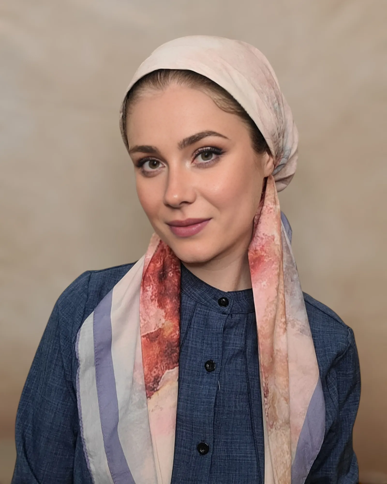 Colorpop Triangle Scarf With Grip
