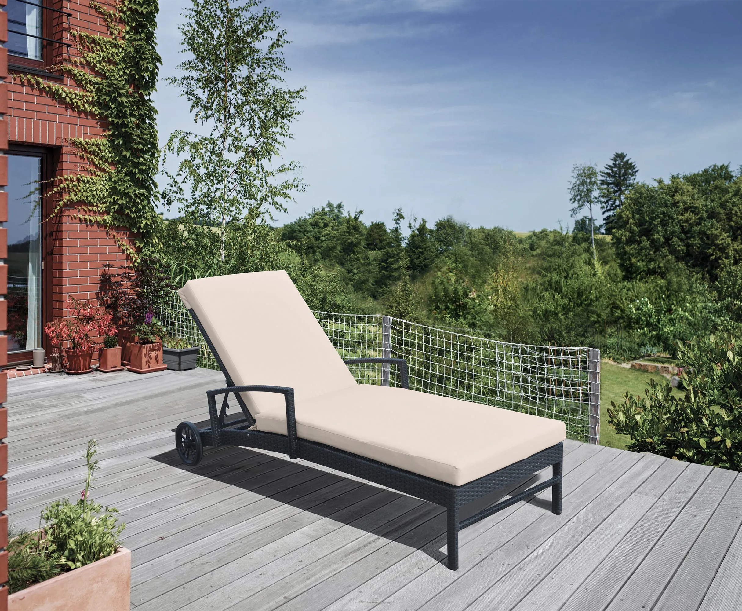 Vida Outdoor Chaise Lounge